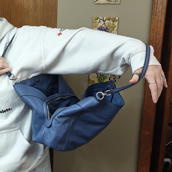 Excluded from Promotion- Coach Lexy - Picture 11 of 12